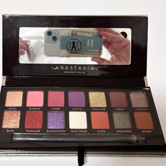 NIB - Limited Edition  - Anastasia Beverly Hills + Jackie Aina Eyeshadow Palette - Picture 6 of 6